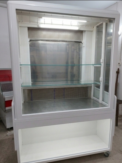 vitrina-expunere1-2-1